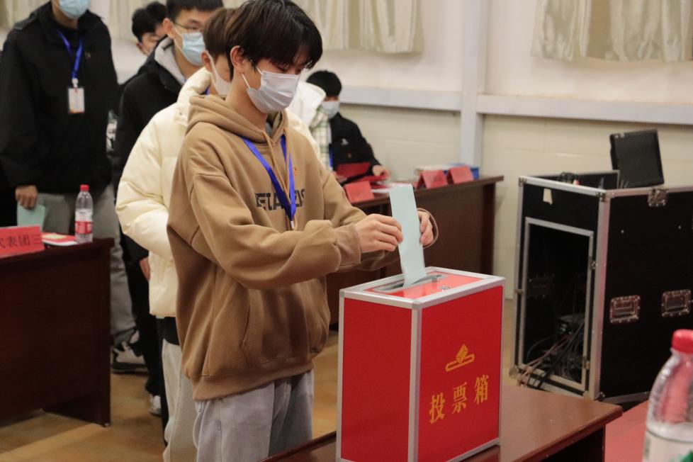 冰球官网第十一次学生代表大会隆重召开 冰球官网第十一次学生代表大会隆重召开