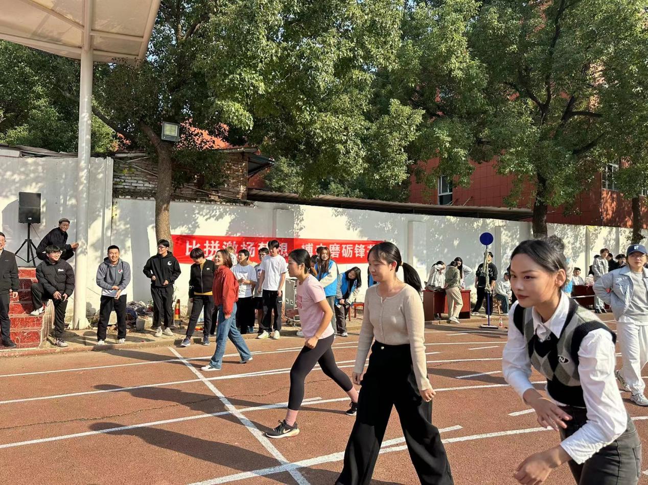 青春奋进新时代,运动逐梦向未来——MG冰球突破官网网站2023年秋季运动会暨教职工运动会 青春奋进新时代,运动逐梦向未来——MG冰球突破官网网站2023年秋季运动会暨教职工运动会