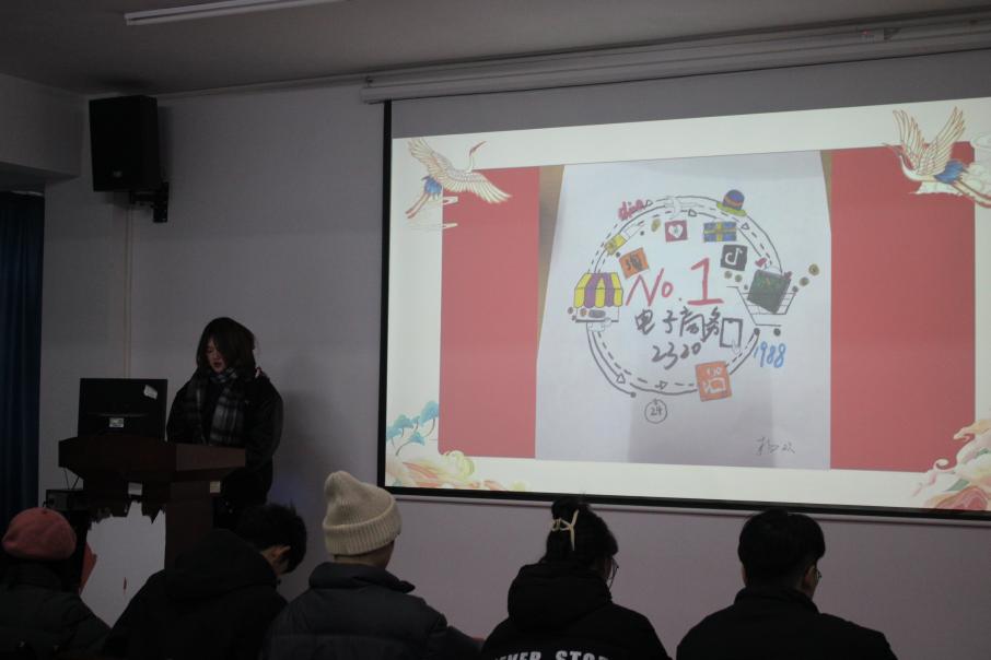 MG冰球突破官网网站2023年班徽、黑板报设计大赛顺利开展 MG冰球突破官网网站2023年班徽、黑板报设计大赛顺利开展