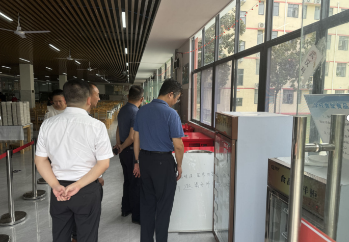 武汉市教育局领导实地指导冰球官网开学迎新准备工作 武汉市教育局领导实地指导冰球官网开学迎新准备工作