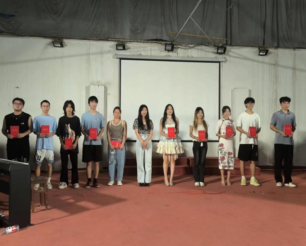 音你而来,一路生花 ——MG冰球突破官网网站2024年校园十佳歌手大赛 音你而来,一路生花 ——MG冰球突破官网网站2024年校园十佳歌手大赛