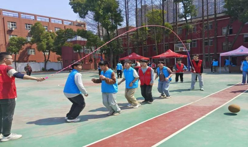 融党性于拓展，聚力量在党校