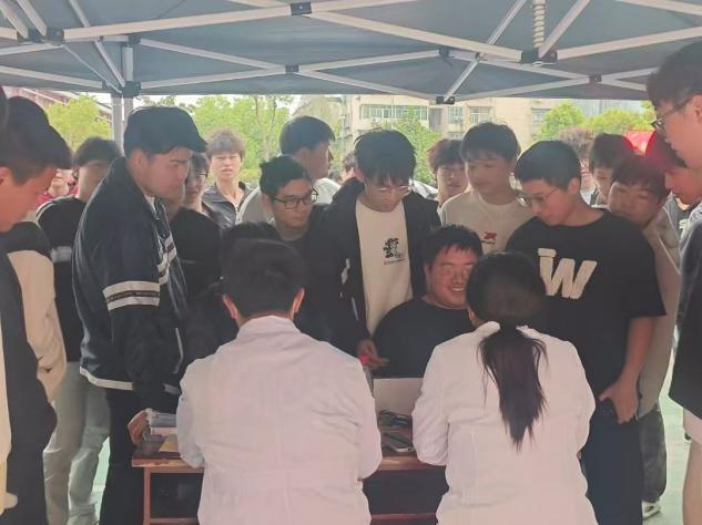 医校共建,关爱师生健康 医校共建,关爱师生健康