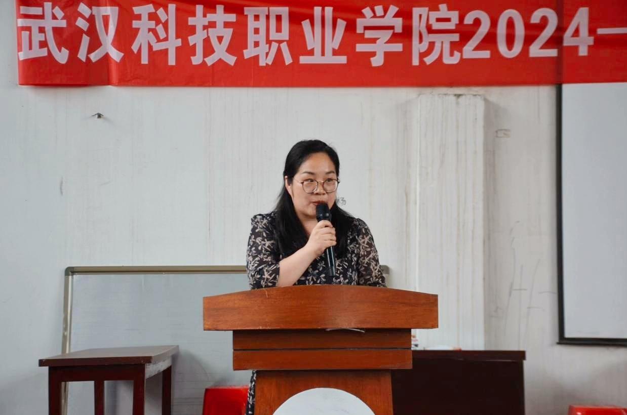 以青春之名，赴时代之约 ——MG冰球突破官网网站2024-2025学年“五四”表彰大会暨文艺汇演隆重举办