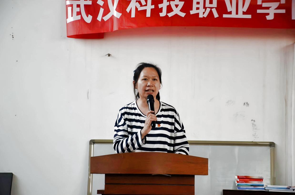 以青春之名,赴时代之约 ——MG冰球突破官网网站2024-2025学年“五四”表彰大会暨文艺汇演隆重举办 以青春之名,赴时代之约 ——MG冰球突破官网网站2024-2025学年“五四”表彰大会暨文艺汇演隆重举办