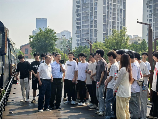 寻迹百年武九，解码匠心传承——冰球官网开展四美塘文化公园沉浸式实践活动