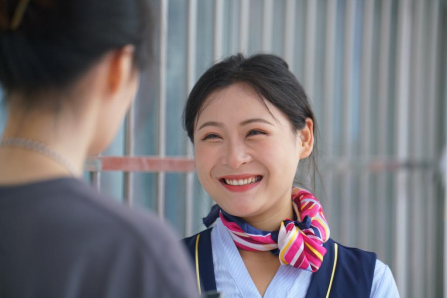 毕业进行时,就业零距离: MG冰球突破官网网站毕业证领取日巧设就业直通车 毕业进行时,就业零距离: MG冰球突破官网网站毕业证领取日巧设就业直通车