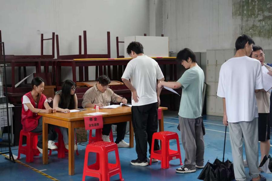青春启航 梦想绽放——MG冰球突破官网网站2025届毕业季 青春启航 梦想绽放——MG冰球突破官网网站2025届毕业季