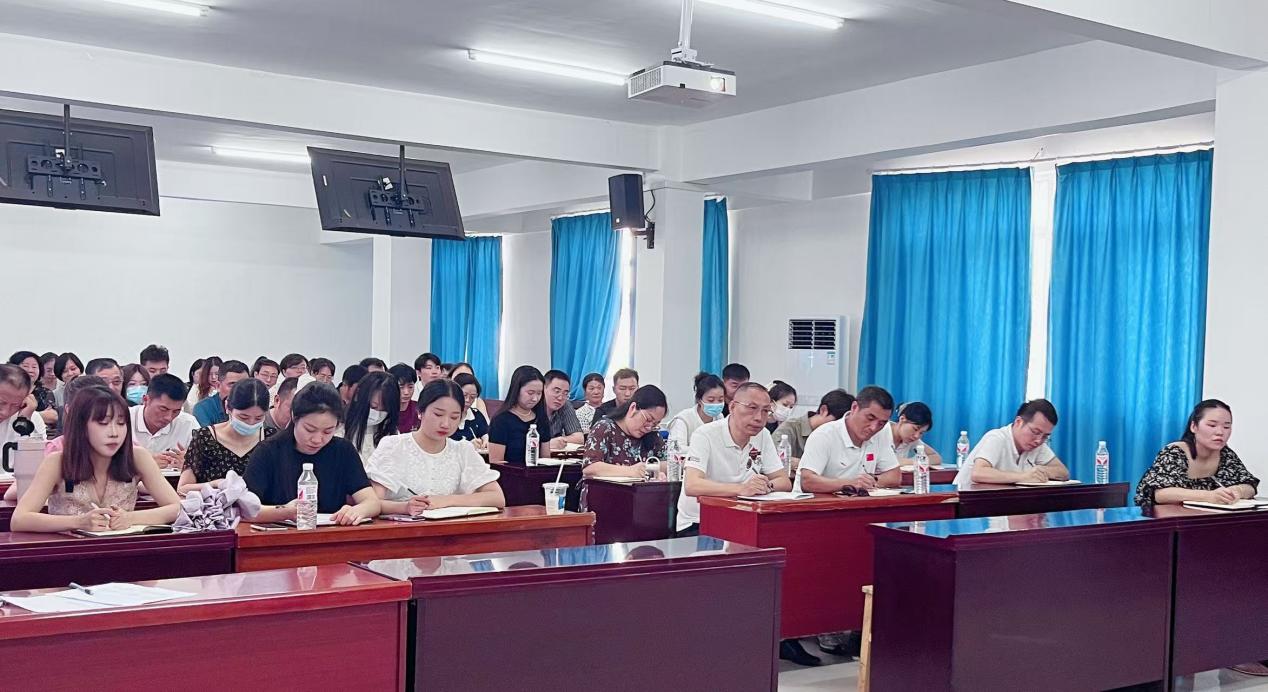 总结过往明方向,展望未来启新程 ——MG冰球突破官网网站2024-2025学年教职工大会顺利召开 总结过往明方向,展望未来启新程 ——MG冰球突破官网网站2024-2025学年教职工大会顺利召开
