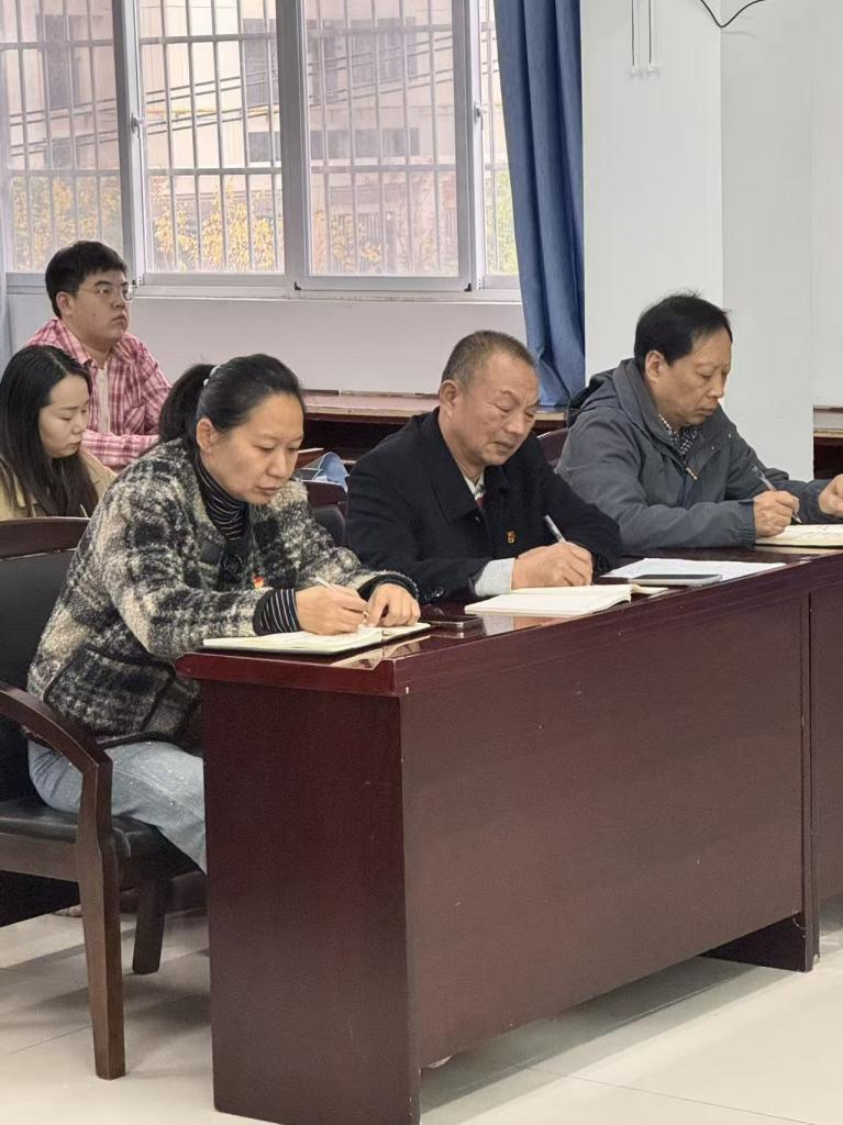 淬炼初心强作风 砥砺奋进启新程—— MG冰球突破官网网站举行预备党员宣誓仪式暨作风建设专题学习