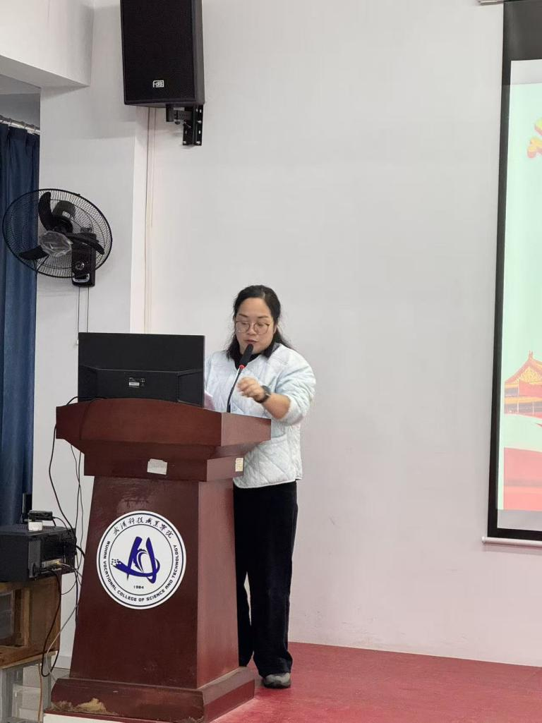 淬炼初心强作风 砥砺奋进启新程—— MG冰球突破官网网站举行预备党员宣誓仪式暨作风建设专题学习