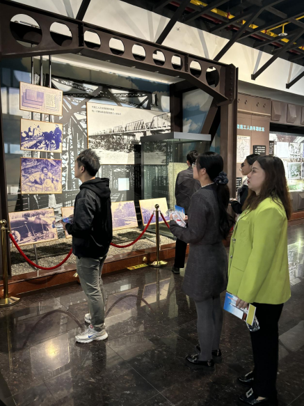 深化党史学习 传承红色基因——冰球官网党员教师代表前往武汉二七纪念馆参观学习