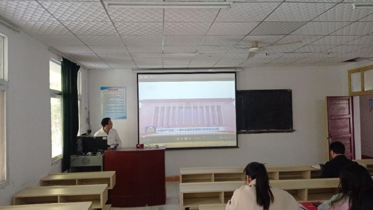 从“领学”到“研学”:冰球官网掀起学习宣传贯彻党的二十届四中全会精神热潮 从“领学”到“研学”:冰球官网掀起学习宣传贯彻党的二十届四中全会精神热潮