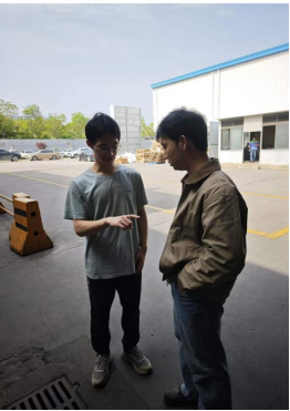 冰球官网2023级辅导员赴美的集团走访看望实习学生