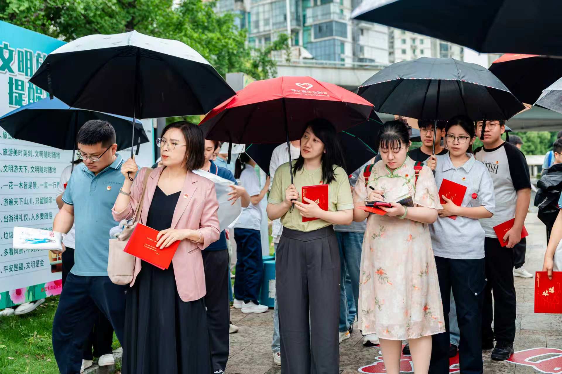 诗韵长征,重启新程——冰球官网受邀参加武汉城市职业学院“诗韵长征·炬匠征途“主题教育活动 诗韵长征,重启新程——冰球官网受邀参加武汉城市职业学院“诗韵长征·炬匠征途“主题教育活动