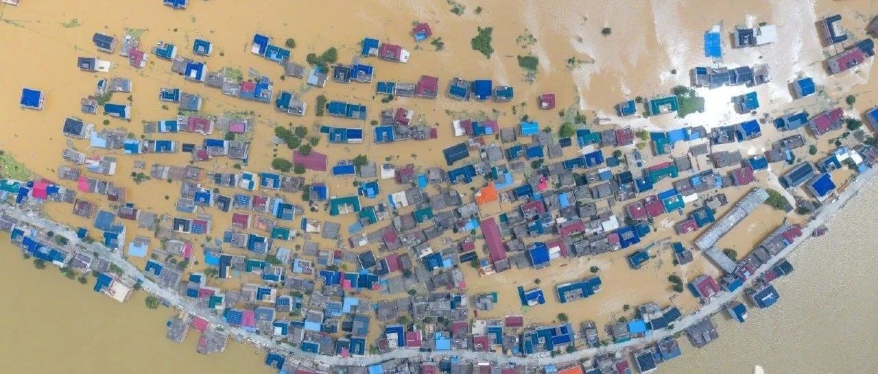 紧急通知！积极组织冰球官网团员青年参与防汛救灾活动！