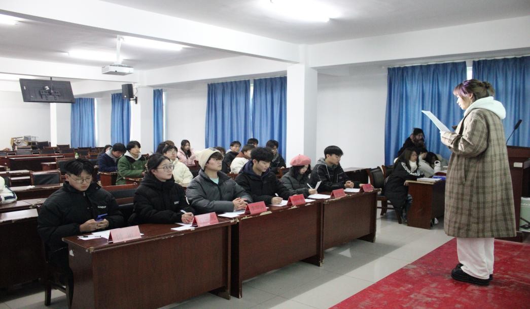 MG冰球突破官网网站2023年班徽、黑板报设计大赛顺利开展