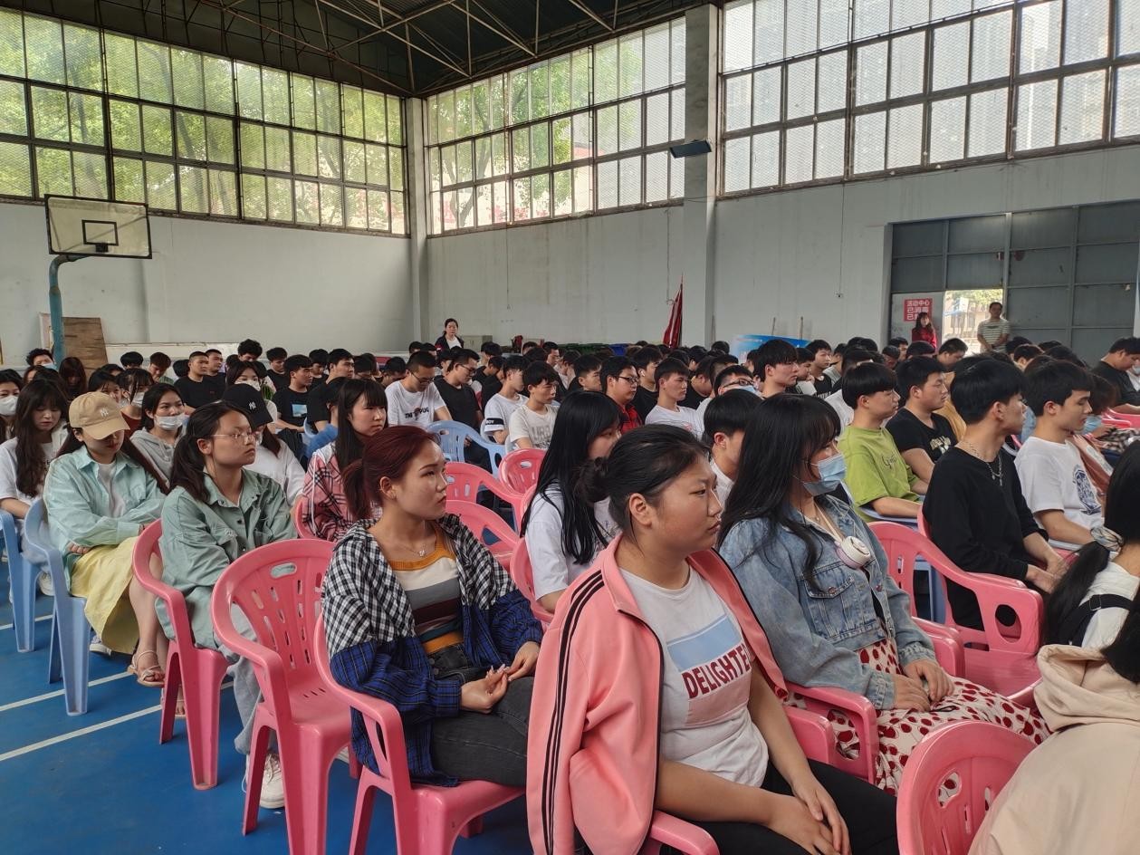 MG冰球突破官网网站2020-2021第二学期 党史学习专题教育讲座(第一讲) MG冰球突破官网网站2020-2021第二学期 党史学习专题教育讲座(第一讲)