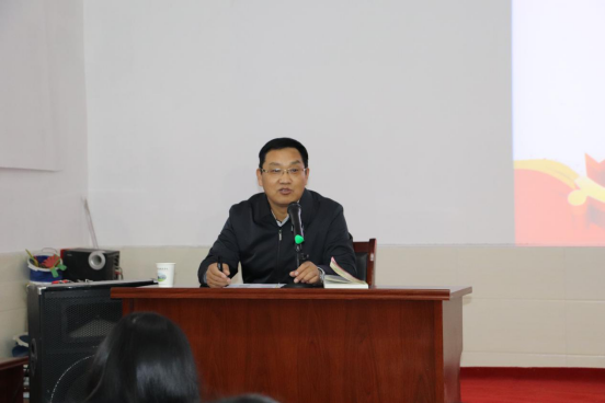 省委讲师团成员中南民族大学阎占定教授 莅临冰球官网宣讲党的十九届四中全会精神 省委讲师团成员中南民族大学阎占定教授 莅临冰球官网宣讲党的十九届四中全会精神