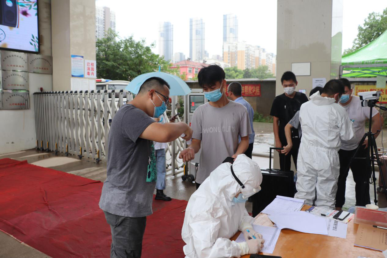 欢迎回家!MG冰球突破官网网站迎来2020届首批毕业生返校 欢迎回家!MG冰球突破官网网站迎来2020届首批毕业生返校