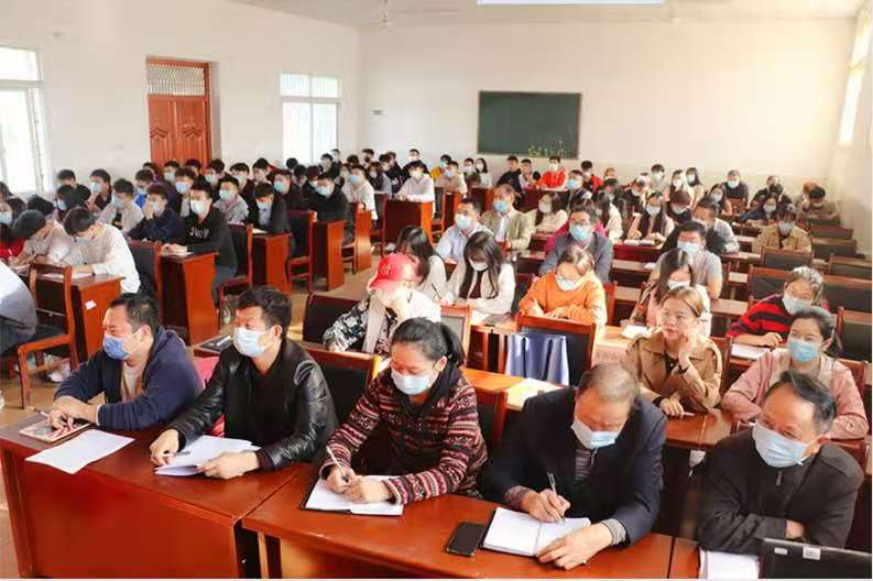 冰球官网组织党员干部及广大师生 学习贯彻党的十九届五中全会精神 冰球官网组织党员干部及广大师生 学习贯彻党的十九届五中全会精神
