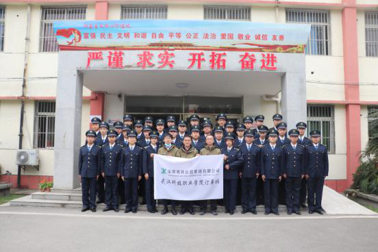 冰球官网举行2019级深圳地铁订单班开班仪式 冰球官网举行2019级深圳地铁订单班开班仪式