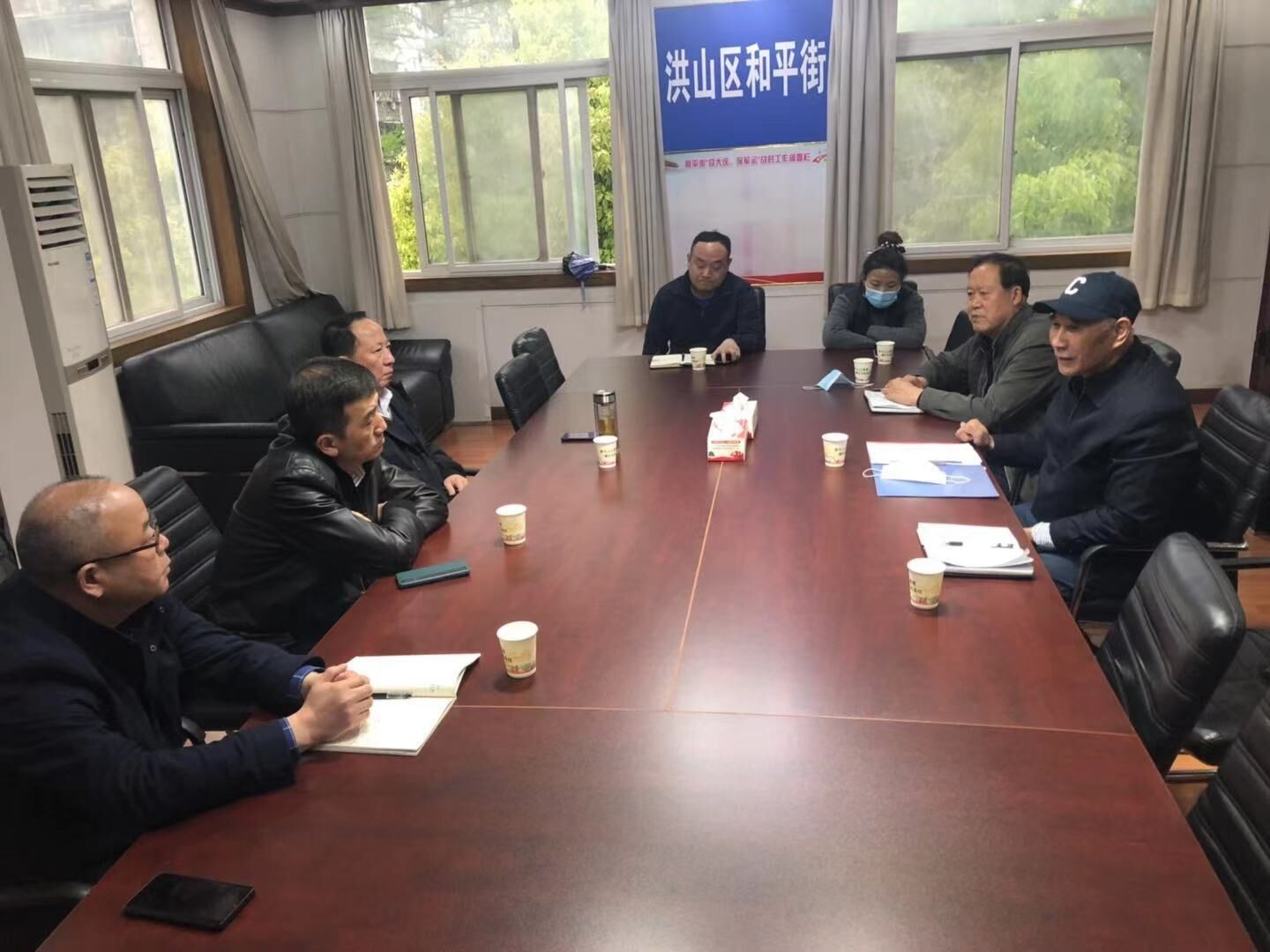 冰球官网领导赴和平街工委专题汇报学院党建工作